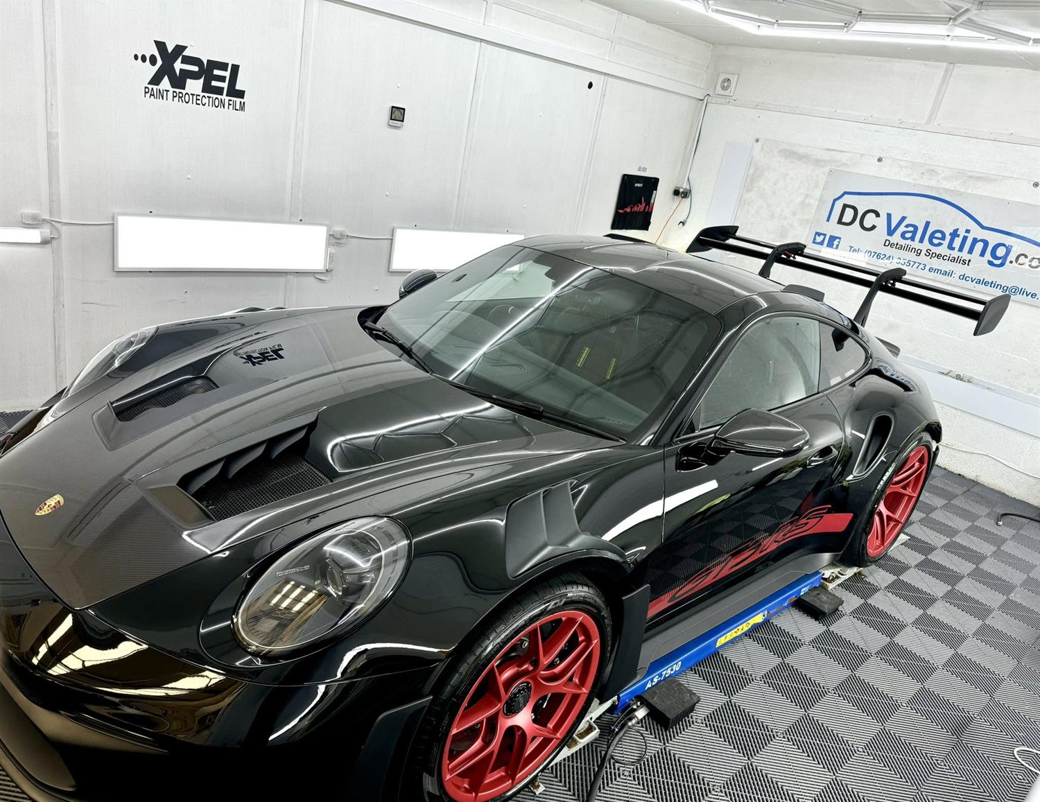 Black Porsche 911 GT3 RS after detailing